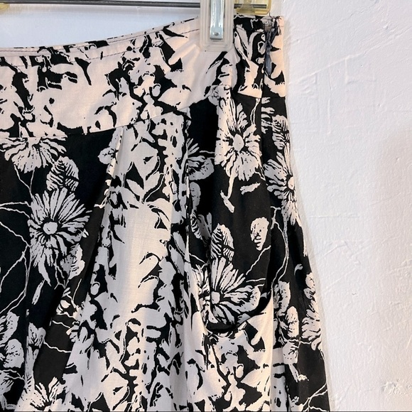 4 for $40 SALE! Free People Sheila Floral Print Shorts, Black/Blush, Size 10 - Picture 9 of 11